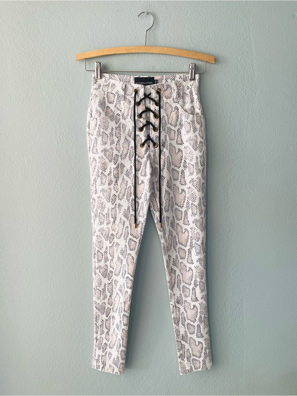 🌱5/$25🌱 Jagger & Stone | White Snakeprint Snakeskin Skinny Jegging Pants